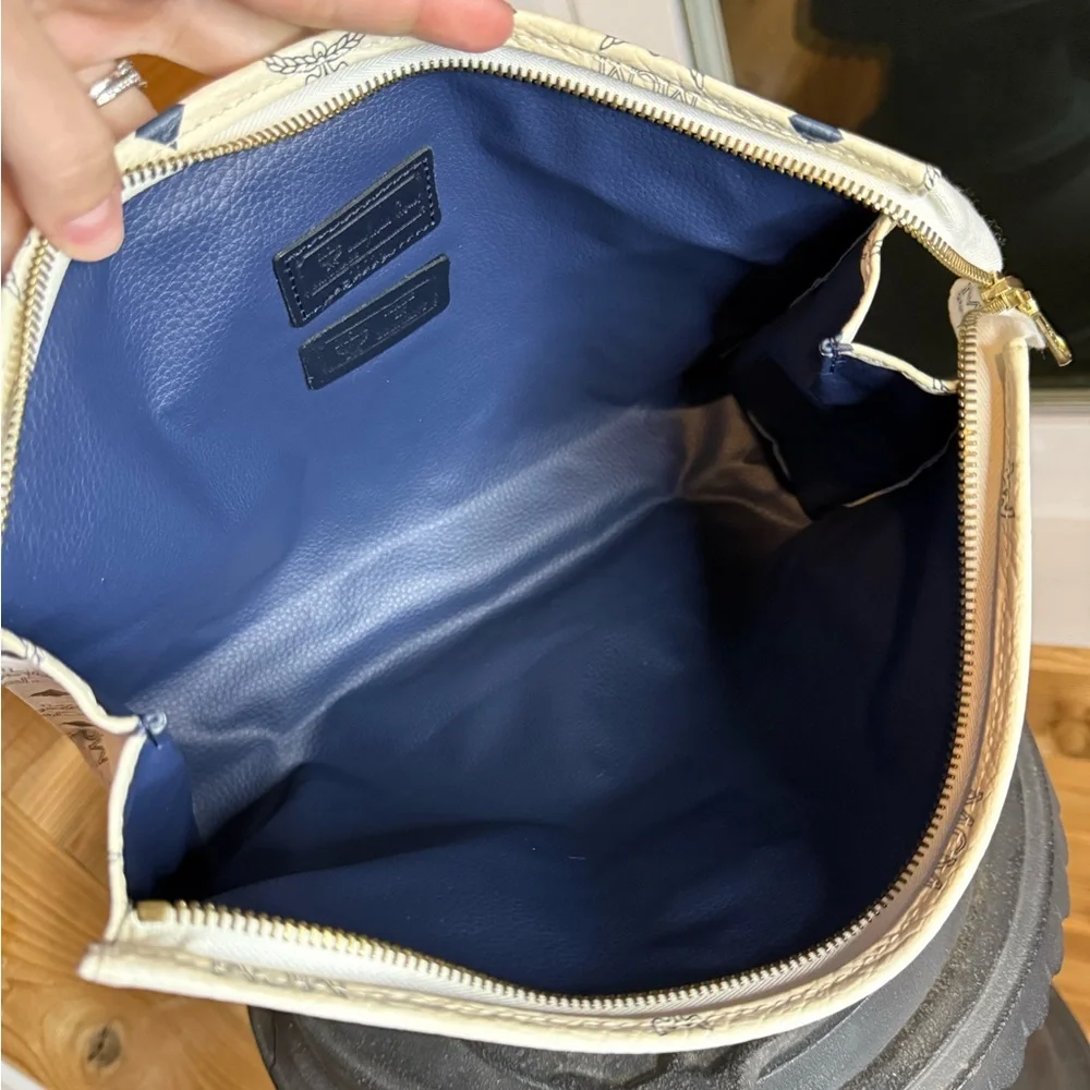 MCM Visetos White Monogram Leather Clutch - Picture 8 of 9